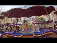 -小镇影院迪士尼小熊Duffy与他的朋友合影地