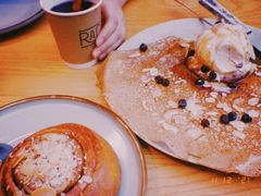 菠萝朗姆酒冰淇淋可丽饼-RAC BAR(安福路店)