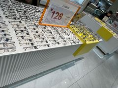 -J-Optical佳视明眼镜·蔡司视觉(青岛金茂览秀城店)
