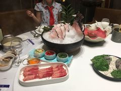 -红鼎豆捞·非遗鲍皇汤火锅(宝丰路店)