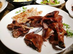 飘香樟茶鸭配黄金饼-上海小南国(正大店)