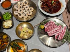 -草家酱蟹炭火烤肉店(珲春南路一店)