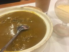 咖喱崩沙牛腩配猪仔包-番茄屋葡式美食(总店)