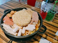 双拼火锅-Yolo韩国创意料理