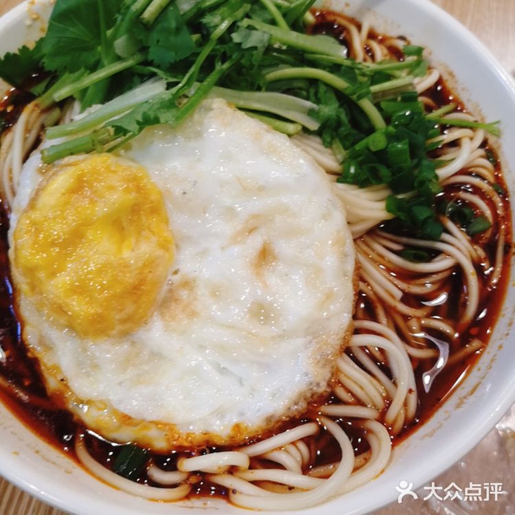 点了中辣，建议不会吃辣的还是别点中辣