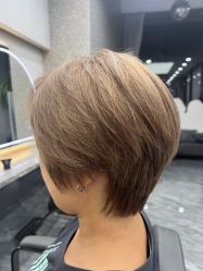 点击看大图 -七分屋LA·烫发·染发·剪发