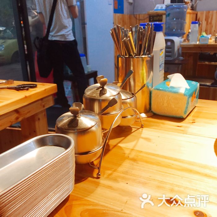 麻蒲碳烤肉(3号店江南西店)餐具摆设图片 - 第1张