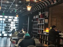 -钟书阁(松江泰晤士小镇店)