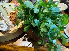 -老牌坊云南鱼豆花火锅(爱建店)