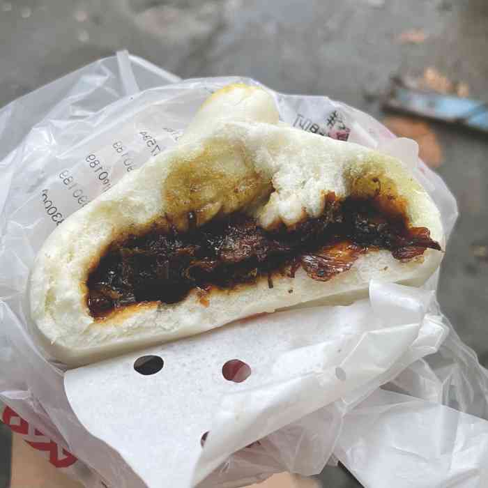 一品名仕包子(兰溪路店)-"排队的包子铺,坐车路过看到,一直排队.凑.