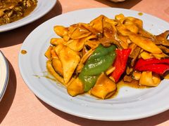 猪肝炒杏鲍菇-吉事利茶餐厅