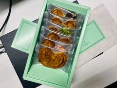 巧克力蝴蝶酥-Salon de The de Joel Robuchon(外滩18号店)