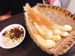 -万重锦·人文川菜馆(骡马市店)