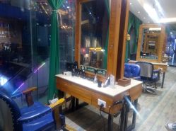 点击看大图 大厅-发源地HAIR SALON