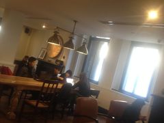 大堂-星巴克臻选(广州沙面店)