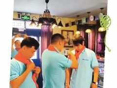 -小草屋轰趴馆别墅派对新场团建家庭聚会