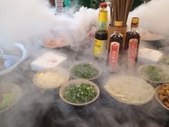 -茅草房·河畔园林火锅