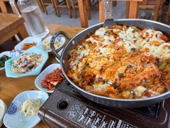 -亲昵春川鸡排(韩国美食街店)