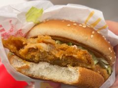 -麦当劳(上海虹桥站30B检票口楼上)