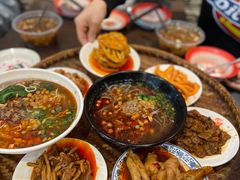 -爆炸头阿姨小四川正宗川味小吃(无任何分店)