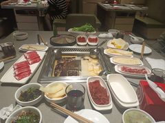 -海底捞火锅(曹安公路店)