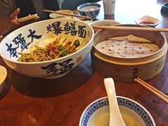 -李犟大爆鳝面·手工蟹黄包(湖滨西湖店)