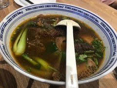 果蔬红烧三宝牛肉面-芒果爆爆(东海缤纷店)