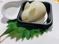 酸奶玉兔-海底捞火锅鲜切牛肉主题店(长寿路店)