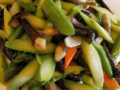 -闯关东东北农家菜(崂山石老人店)