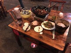 -富正毅三下锅·湘西韵味(天门山索道店)