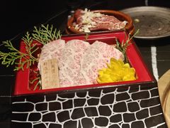 -山川小町·极番烧肉(新地假日广场店)