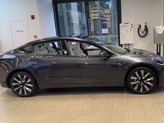 -TESLA 特斯拉(上海太古汇体验店)