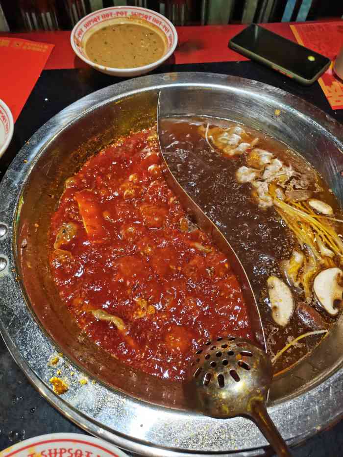 蜀齐天火锅(庆丰街店)-"还是很四川的,干碟油碟麻酱的味道都不错,.