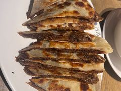 芝麻酱饼-河沿肉饼Beijing Pie(锡拉胡同店)