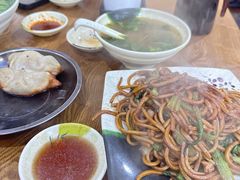 -黄阿姨锅贴大王(万航渡路店)