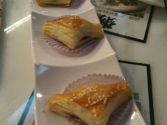 -新大咀港式茶餐厅(宝山万达店)