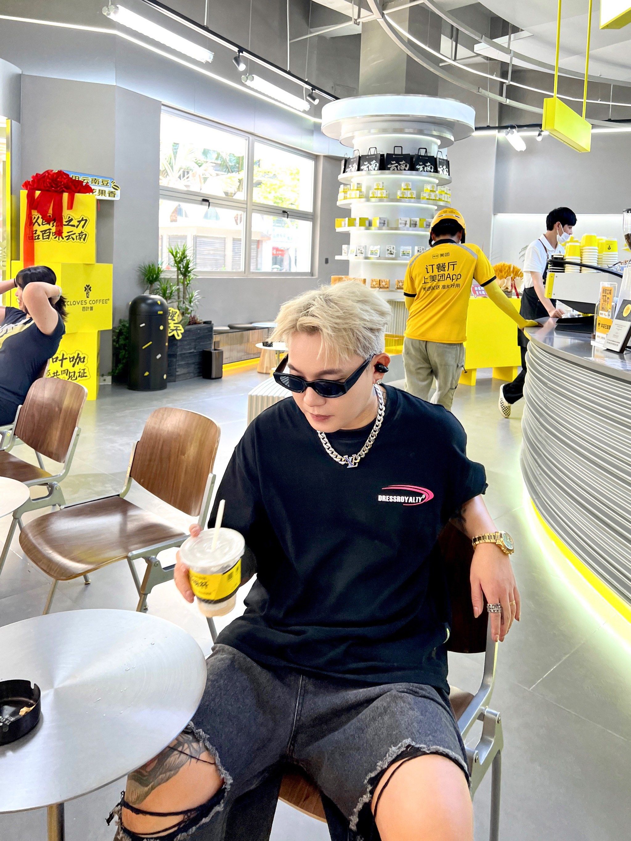 男士发色西双版纳烫发染发无痕接发景洪烫发染发无痕接发