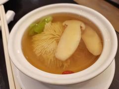 竹荪菊花豆腐汤-勺园中餐厅