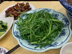 凉拌茼蒿-通乐簋街小龙虾(老店)