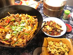-富正毅三下锅·湘西韵味(天门山索道店)