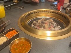 -铭牛烧肉·和牛海鲜自助(高新月牙湖店)