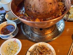 -炉小二铜锅牛蛙•川湘菜(三里屯店)