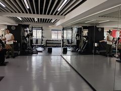-越·健身工作室(华尔兹广场写字楼B栋店)