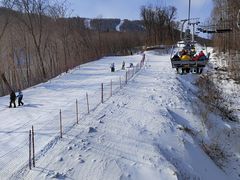 -亚布力新体委滑雪场