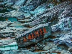 -燕子河大峡谷天坑仙境