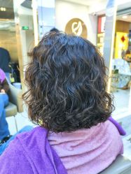-虫二·专注健康烫染沙龙
