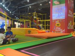 -蹦蹦跳跳(新奥购物中心店)