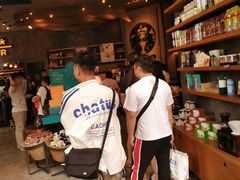 等位区-星巴克(成都太古里二店)