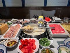 -尚尚仙·酸汤猪手·猪肚鸡火锅(华联万柳购物中心店)