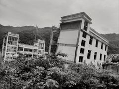 -四川汶川特大地震漩口中学遗址